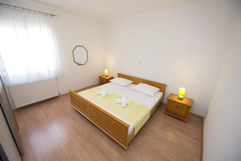 Apartments Meri Трогір Екстер'єр фото