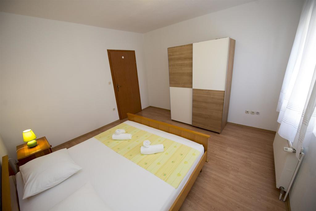 Apartments Meri Трогір Екстер'єр фото